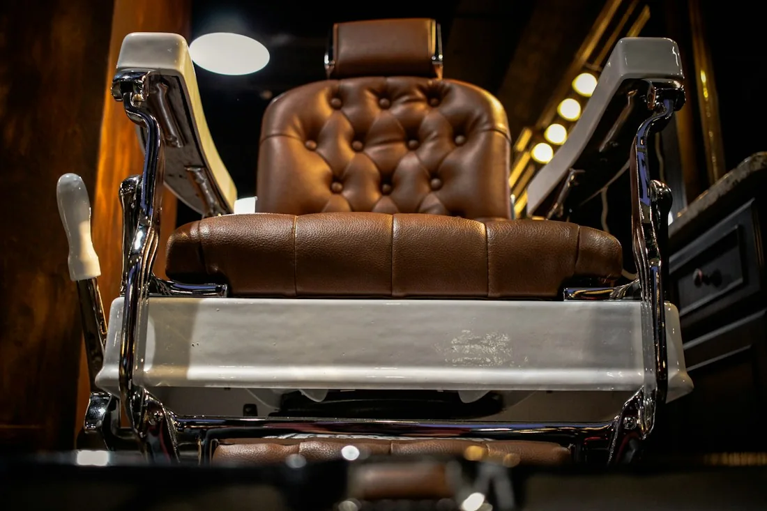 Cadeira clássica de barbearia em fotografia ilustrativa